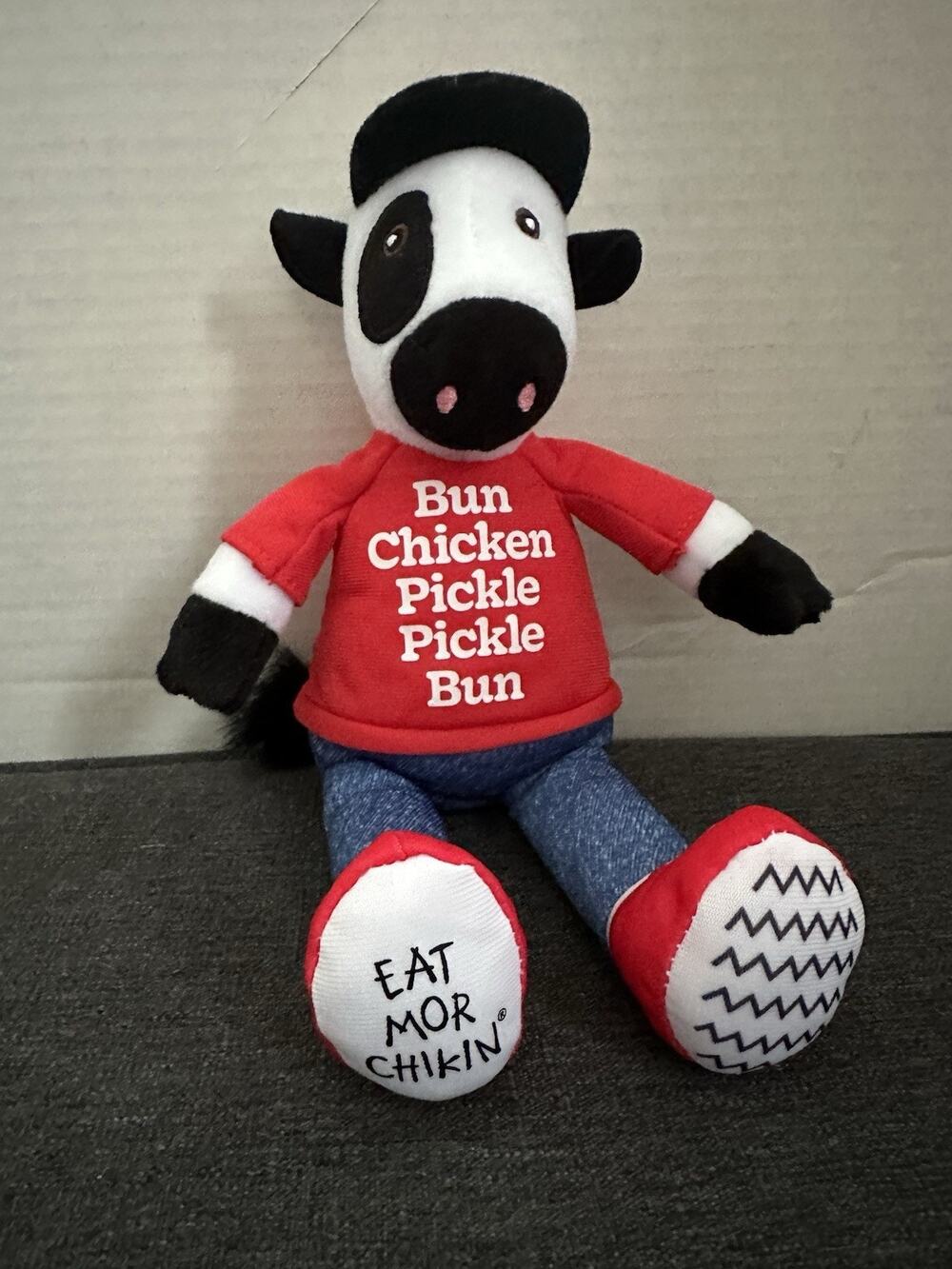 2026 Chick-fil-A Cow Plush Bun Chicken Pickle Pickle Bun Eat Mor Chikin 9”